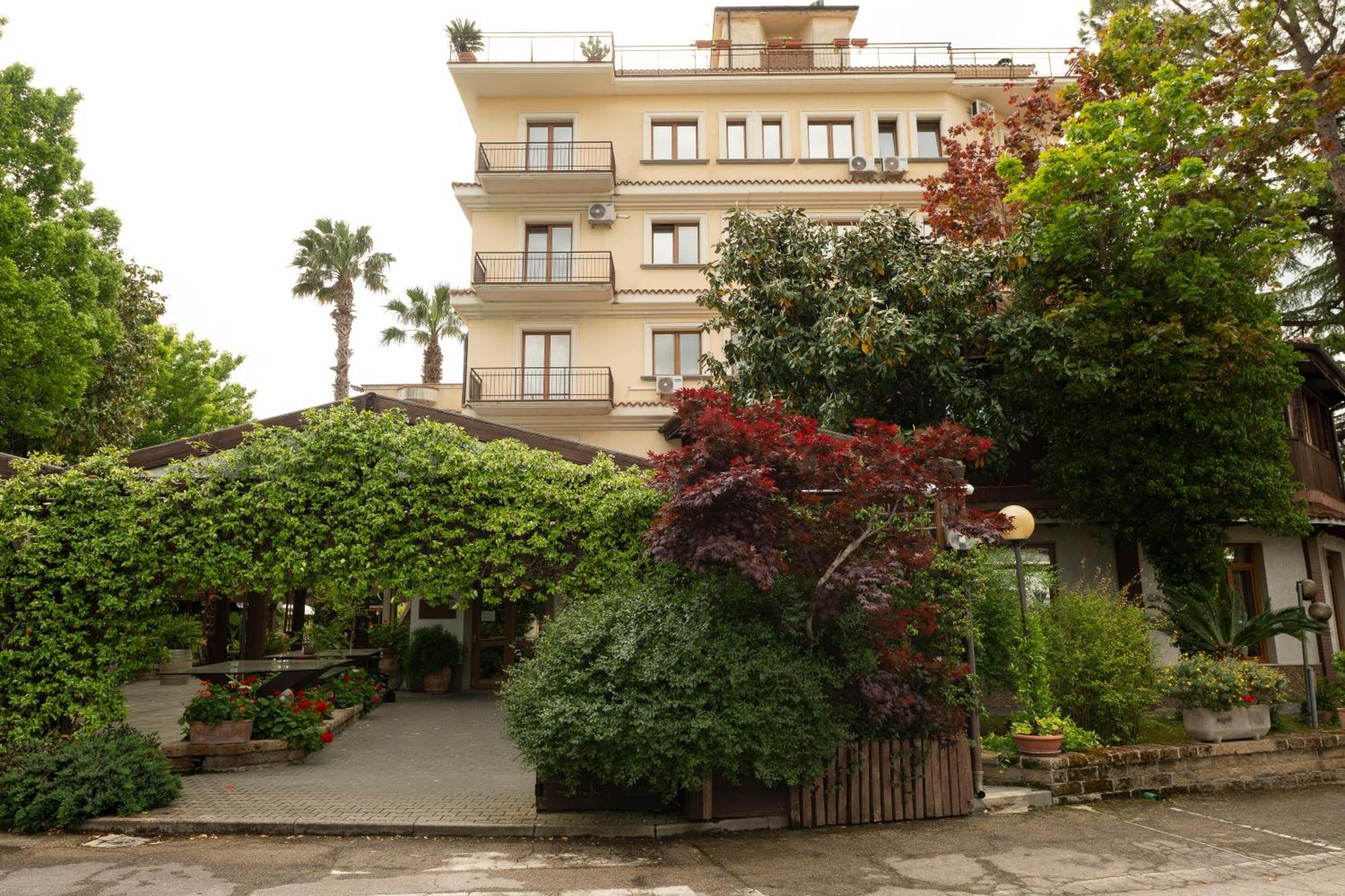 Hotel La Rotonda Cepagatti Exterior foto